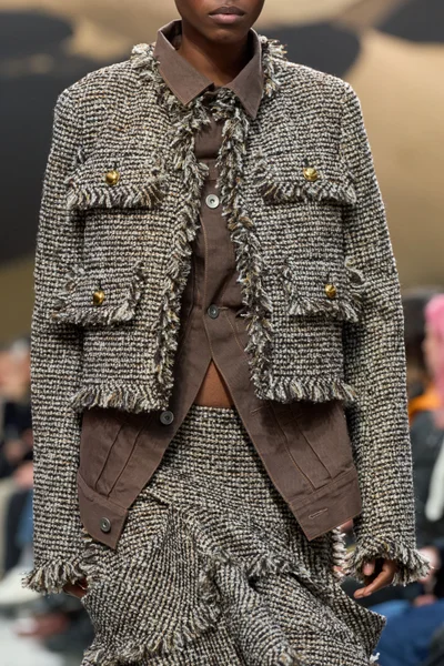 Look 70
